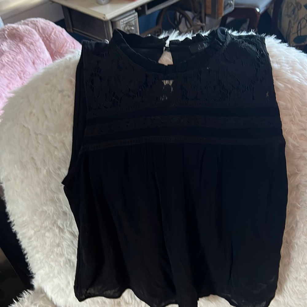 Black sleeve less blouse
